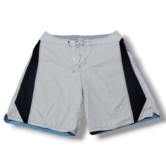 Vintage Quiksilver Shorts Size 40 W40"xL9.5" Board Shorts Swimwear Embroidered - Picture 1 of 8